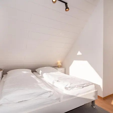 Hasenkamp 30 Schwalbennest * 格洛米茨